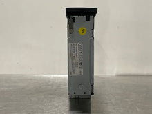Load image into Gallery viewer, REMOTE CD CHANGER Audi Q7 07 08 09 10 11 - NW136177
