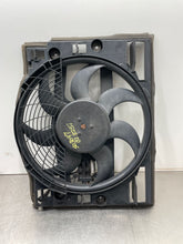 Load image into Gallery viewer, RADIATOR FAN ASSEMBLY 320i 323i 330i 99 00 01 02 - 06 - NW395519
