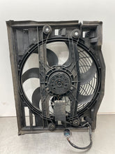 Load image into Gallery viewer, RADIATOR FAN ASSEMBLY 320i 323i 330i 99 00 01 02 - 06 - NW395519
