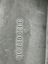 Load image into Gallery viewer, RADIATOR FAN ASSEMBLY 320i 323i 330i 99 00 01 02 - 06 - NW395519
