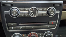 Load image into Gallery viewer, Radio Land Rover LR2 2013 - NW402036
