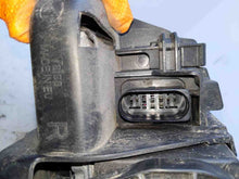 Load image into Gallery viewer, HEADLIGHT LAMP ASSEMBLY Audi Q7 2007 07 2008 08 2009 09 Right - NW102373
