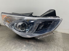 Load image into Gallery viewer, HEADLIGHT LAMP ASSEMBLY Sonata Sonata Hybrid 11 12 13 14 15 Right - NW398949
