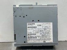 Load image into Gallery viewer, RADIO Volvo 40 Series C30 C70 S40 V50 V70 XC70 09 10 11 12 13  AM FM CD - NW402087
