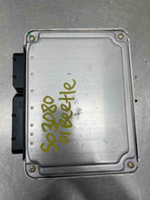 Load image into Gallery viewer, ECU ECM COMPUTER Volkswagen Beetle 2001 01 Auto 2.0L - NW395498

