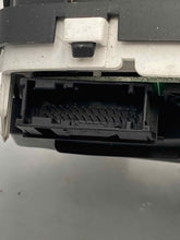 Load image into Gallery viewer, Speedometer Cluster Cadillac STS 2005 - NW158606
