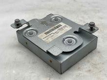 Load image into Gallery viewer, SATELLITE RECEIVER Lucerne DTS SRX Captiva Equinox Impala 9-3 9-5 06-16 - NW134323
