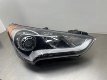 Load image into Gallery viewer, HEADLIGHT LAMP ASSEMBLY Hyundai Veloster 13 14 15 16 17 Right - NW398950
