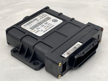 Load image into Gallery viewer, Transmission Computer Volkswagen Touareg 2004 04 2005 05 4.2L - NW38908
