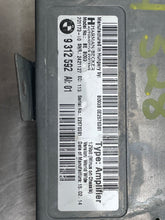 Load image into Gallery viewer, Transfer Case Computer Volkswagen Touareg 2004 04 2005 05 - NW38910
