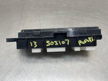 Load image into Gallery viewer, REAR TEMPERATURE CONTROLS Nissan Pathfinder 13 14 15 16 17 - NW398774
