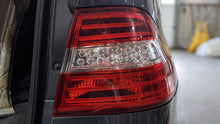 Load image into Gallery viewer, OUTER TAIL LIGHT LAMP ML350 ML450 ML550 ML63 12 13 Right - NW404917
