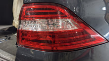 Load image into Gallery viewer, OUTER TAIL LIGHT LAMP ML350 ML450 ML550 ML63 12 13 Right - NW404917
