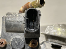 Load image into Gallery viewer, THROTTLE BODY Lexus RX300 1999 99 2000 00 2001 01 02 03 - NW178243
