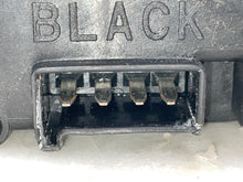 Load image into Gallery viewer, TRANSFER CASE CONTROL MODULE COMPUTER Rainier Trailblazer 9-7x 06-09 - NW37533
