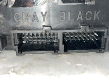 Load image into Gallery viewer, TRANSFER CASE CONTROL MODULE COMPUTER Rainier Trailblazer 9-7x 06-09 - NW37533
