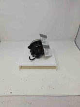 Load image into Gallery viewer, Fog Light Mazda Tribute 2001 01 2002 02 2003 03 2004 04 - NW82956
