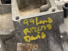 Load image into Gallery viewer, Transfer Case  LAND CRUISER 1999 - NW404575
