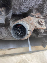 Load image into Gallery viewer, TRANSMISSION BMW 528i 1998 98 1999 99 - NW405055
