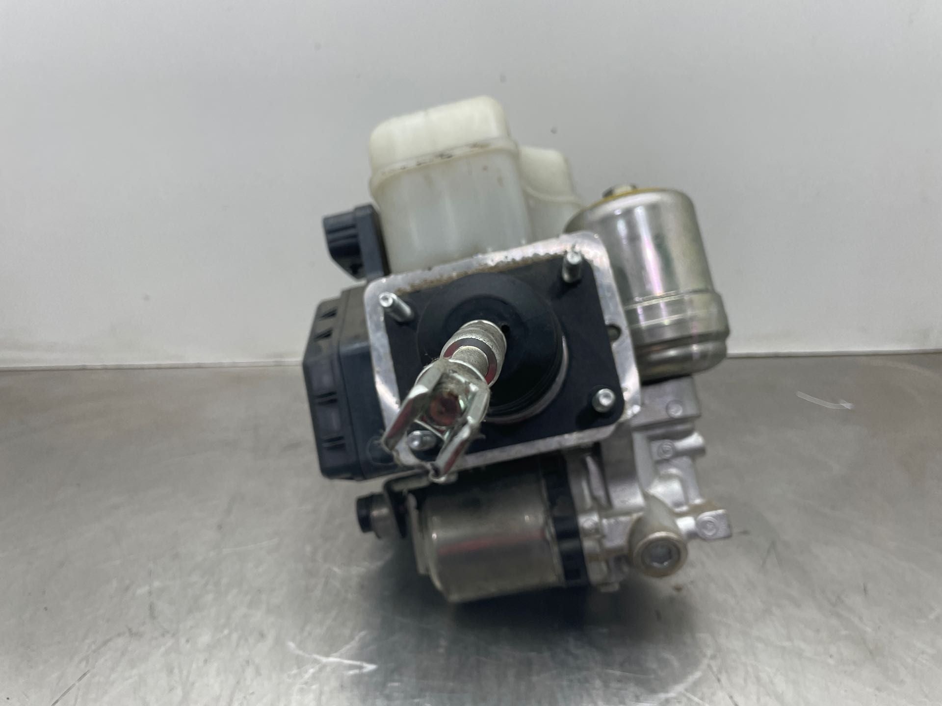 ABS Pump LEXUS GX470 2006 - NW391681 – Tom's Foreign Auto Parts