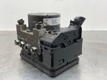 Load image into Gallery viewer, ABS Pump Lincoln MKC 2017 - NW391621
