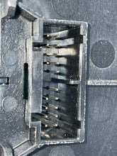 Load image into Gallery viewer, FRONT TEMPERATURE CONTROLS Land Rover LR2 2008 08 2009 09 - NW101191
