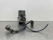 Load image into Gallery viewer, ABS PUMP QX4 Pathfinder 1997 97 98 1998 99 1999 - NW391651
