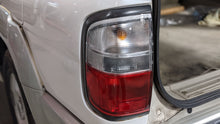Load image into Gallery viewer, TAIL LIGHT LAMP ASSEMBLY Infiniti QX4 97 98 99 00 Left - NW404799
