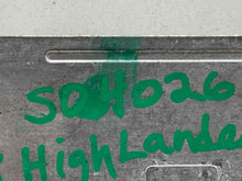 Load image into Gallery viewer, Radio  HIGHLANDER 2018 - NW402066
