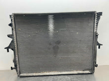 Load image into Gallery viewer, RADIATOR Audi Q7 09 10 11 12 13 14 15 - NW401511
