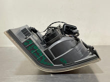 Load image into Gallery viewer, TAIL LIGHT LAMP ASSEMBLY Land Rover Range Rover 03 04 05 Right - NW182034
