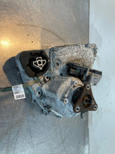 Load image into Gallery viewer, TRANSFER CASE BMW X3 X4 X5 X6 12 13 14 15 16 - NW404538
