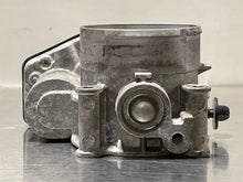 Load image into Gallery viewer, Throttle Body Ford Explorer 2017 - NW404594
