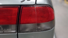 Load image into Gallery viewer, OUTER TAIL LIGHT LAMP Saab 9-3 99 00 01 02 03 Right - NW404935
