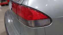 Load image into Gallery viewer, OUTER TAIL LIGHT LAMP Saab 9-3 99 00 01 02 03 Right - NW404935
