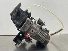 Load image into Gallery viewer, SUSPENSION AIR COMPRESSOR PUMP Gl350 Gl450 Gl550 GL63 12-19 - NW392030
