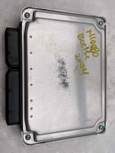 Load image into Gallery viewer, ECU ECM COMPUTER Volkswagen Beetle 2004 04 2005 05 Auto - NW62669
