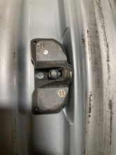 Load image into Gallery viewer, WHEEL RIM 745i 745li 750i 750il 750LI 760li 02-08 18x8 - NW198156

