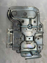 Load image into Gallery viewer, AIR BAG CONTROL MODULE COMPUTER Toyota Avalon 02 03 04 - NW38009
