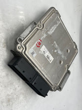 Load image into Gallery viewer, ECU ECM Computer Hyundai Elantra 2016 - NW60212
