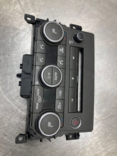 Load image into Gallery viewer, Temperature Controls Land Rover Evoque 2017 - NW407568
