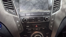 Load image into Gallery viewer, Radio Hyundai Santa Fe 2019 - NW409790
