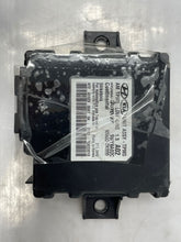 Load image into Gallery viewer, SUSPENSION CONTROL MODULE COMPUTER Kia Soul 2010 10 - NW33427
