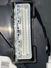 Load image into Gallery viewer, SPEEDOMETER CLUSTER Nissan Sentra 2013 13 2014 14 - NW409967

