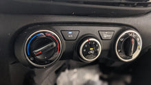 Load image into Gallery viewer, Temperature Controls Hyundai Venue 2020 - NW409501
