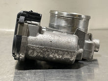 Load image into Gallery viewer, Throttle Body Lincoln MKC 2017 - NW410065
