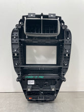 Load image into Gallery viewer, Radio Lincoln MKC 2017 - NW409771

