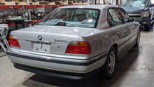 Load image into Gallery viewer, CARRIER ASSEMBLY BMW 740i 1995 95 96 97 98 99 00 - NW409077
