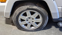 Load image into Gallery viewer, WHEEL RIM Jeep Commander 09 10 18x7-1/2 18x7-1/2, 5 lug, 5" - NW410213
