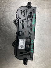 Load image into Gallery viewer, Temperature Controls Volkswagen Tiguan 2020 - NW411504
